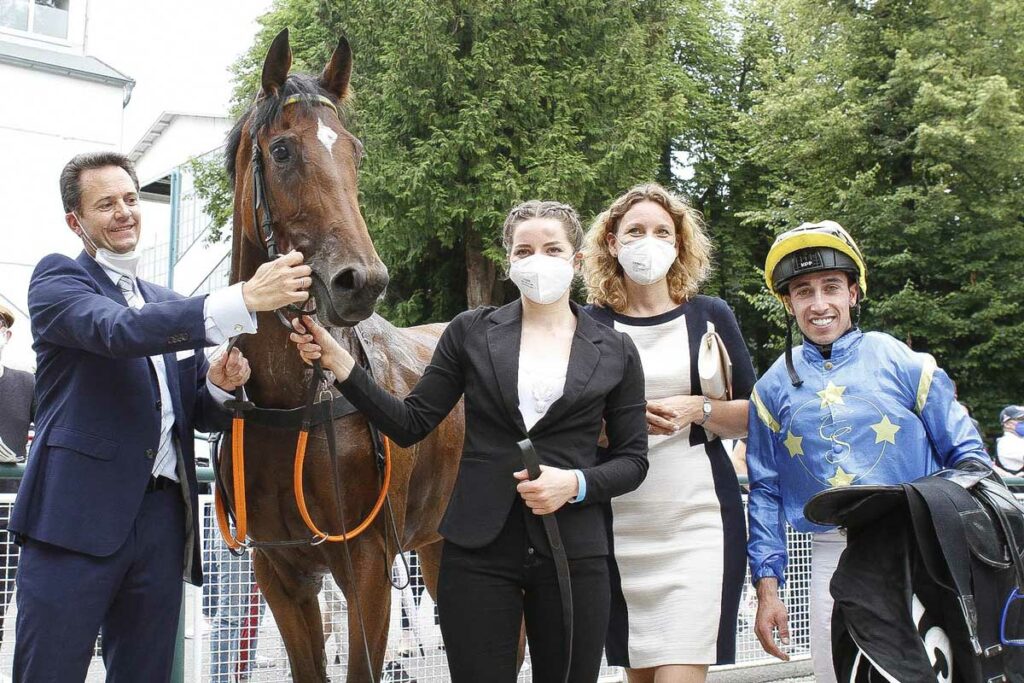 El Sur Jochen and Simone with winner La Estrellita